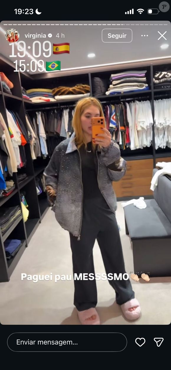 Apaixonada, Virgínia exibiu uma jaqueta personalizada com o rosto de Vini Jr. e um boné da Balenciaga com autógrafo do craque