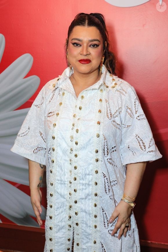 Preta Gil passou mal enquanto tentava chegar no aeroporto para embarcar rumo ao Brasil após ser desenganada pela equipe médica