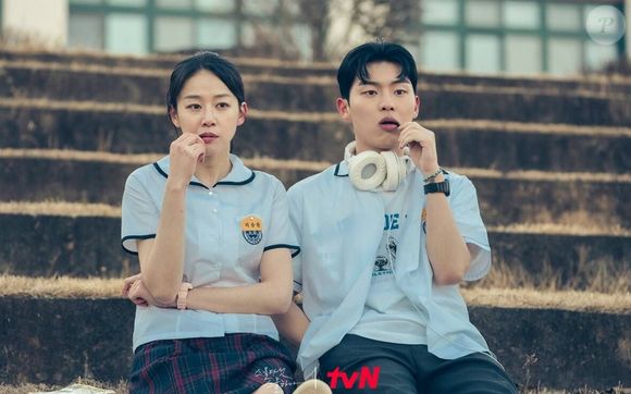 Para muitos, 'Vinte e Cinco, Vinte e Um' é um dos melhores doramas de todos os tempos. Eu assisti e amei