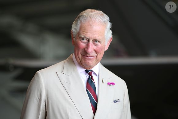Parece que toda essa situação gerou um certo conflito entre William e seu pai, o Rei Charles III. Um importante biógrafo teria dito que o monarca chamou a tenção do filho.