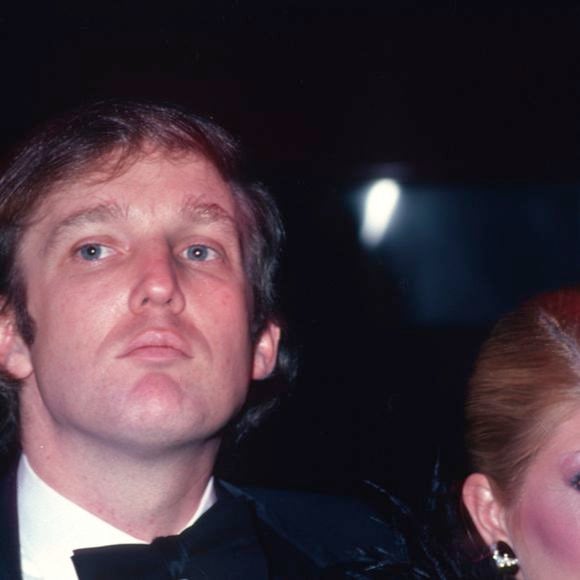 1980: Donald Trump e sua primeira esposa, Ivana Trump, no aniversário do advogado Roy Cohn