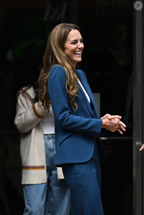 Kate Middleton marcou presença na inauguração do V&A East Storehouse, em Londres