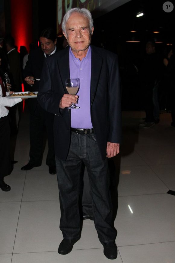 Filhos de Cid Moreira contestam testamento deixado pelo pai - tabeliã lembra que antecipar divisão de bens ao invés do documento oferece risco por não se conseguir prever futuras necessidades financeiras