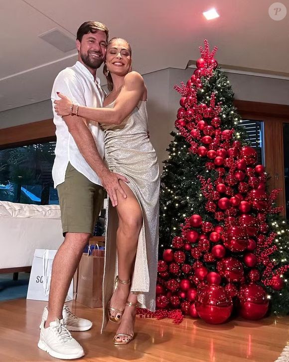 Essa lembra um pouco a do Alok, mostrada anteriormente na galeria, porém, ao invés de bolas douradas, Juliana Paes apostou na cor vermelha! Ficou um luxo, não é!?