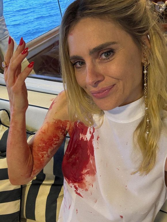 Em entrevista ao portal Leo Dias, Carolina Dieckmmann comentou que sua personagem merecia um final mais cruel