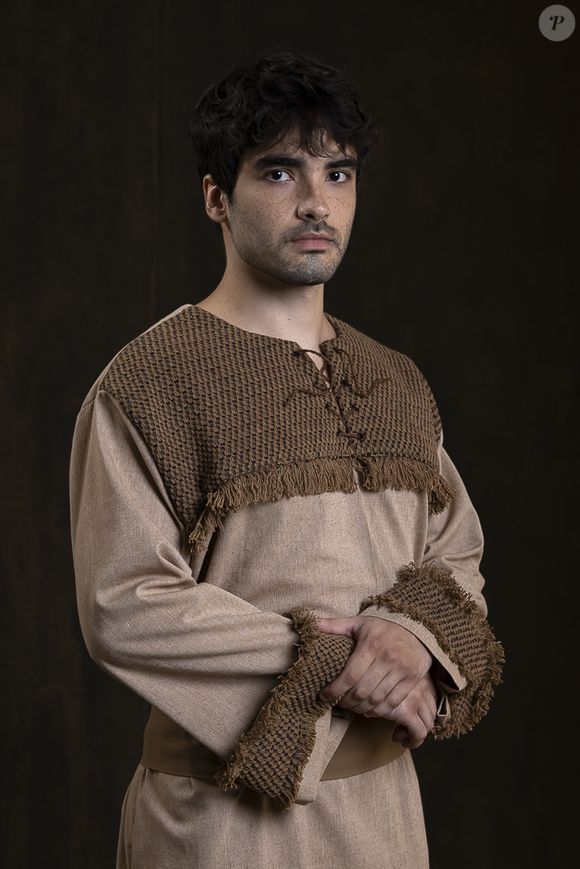 José Victor Pires é Trófimo na série 'Paulo, o Apóstolo', da Record