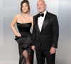 Jeff Bezos e Lauren Sánchez intensificaram a presença no universo da moda de luxo nos últimos meses, em meio a rumores sobre o interesse do bilionário na Condé Nast, grupo responsável pela Vogue