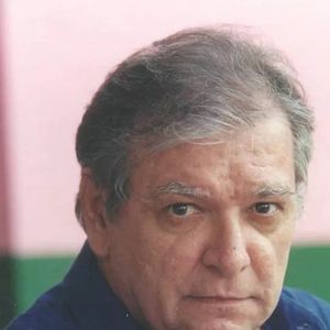 Pai de Dado Dolabella, Carlos Eduardo Dolabella morreu em 26 de maio de 2003 após mais de 100 dias de internação, por problemas renais e cardíacos