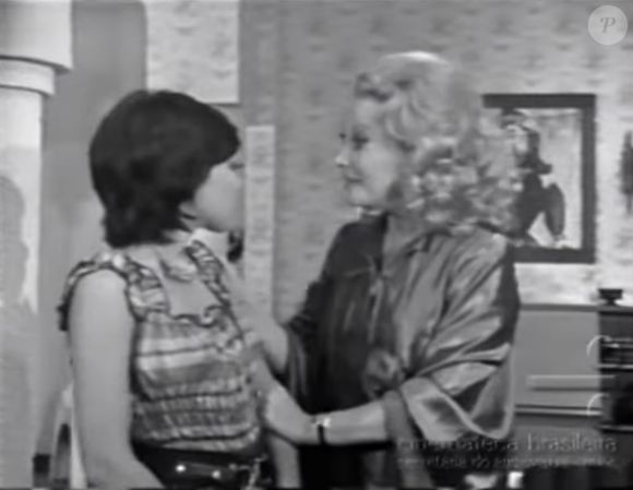 Ex de Francisco Cuoco, Carminha Brandão passou por importantes companhias teatrais e morreu em 22 de fevereiro de 2011 aos 89 anos - na foto, atriz à direita em 'Mulheres de Areia'