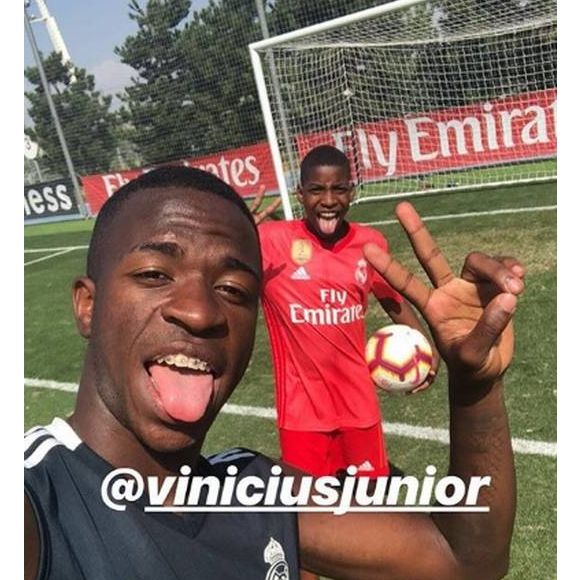 Suposta foto dos ‘Melhores Amigos’ do irmão de Vini Jr. com Virgínia e suas filhas cai na web e gera polêmica