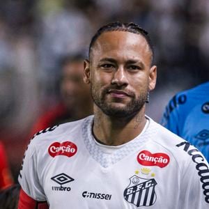 "Se vocês querem respeito, vocês têm que ter respeito com a gente", disparou Neymar
