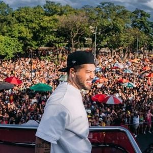 Zé Felipe também sofreu críticas por faltar ao aniversário de Maria Sophia Costa
