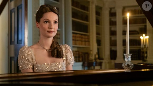 De irmã reservada aos 16 anos a mulher casada com conflitos profundos, Francesca (Hannah Dodd) ganha protagonismo na nova fase da série