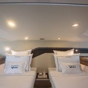 Sofisticação nos detalhes: interior da lancha de Gisele Bündchen une conforto e design contemporâneo