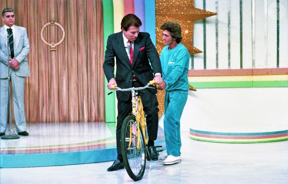 Sérgio Mallandro criou a 'Porta dos Desesperados' inspirada no programa 'Porta da Esperança', de Silvio Santos