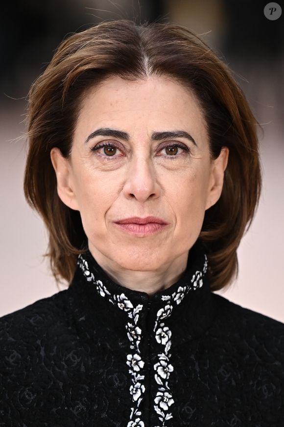 O longa Ainda Estou Aqui, protagonizado por Fernanda Torres, retrata a luta de Eunice Paiva após o desaparecimento de Rubens Paiva durante a ditadura militar e mantém viva a discussão sobre memória e democracia