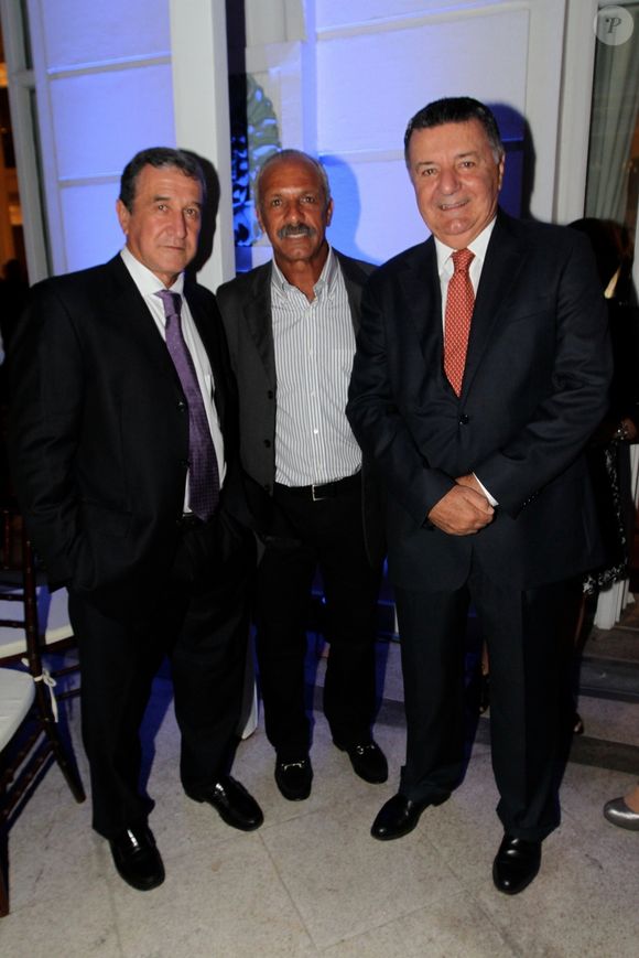 Carlos Alberto Parreira estaria internado em nova fase do tratamento contra o câncer no sistema linfático