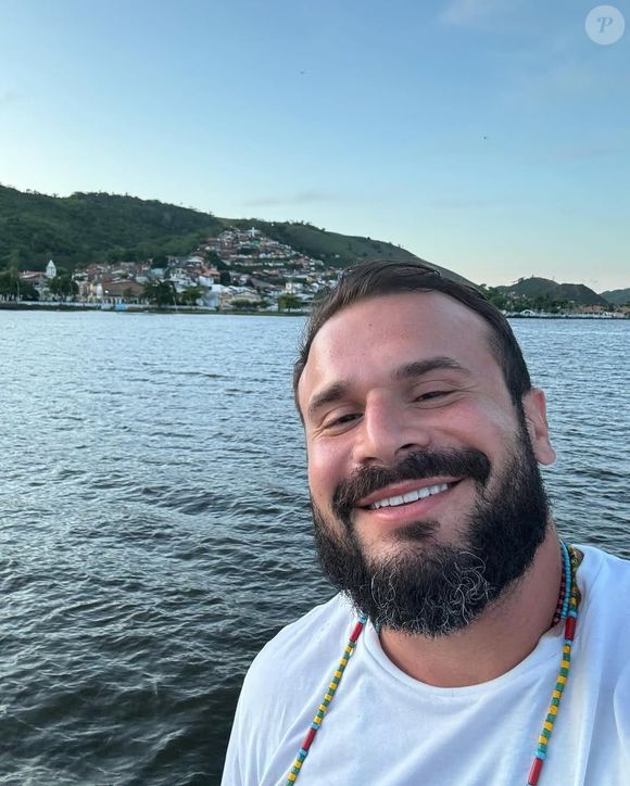 Marcelinho Calil se encantou por Marcella Alves, porta-bandeira do Carnaval, antes de engatar namoro com Thamires Hauch