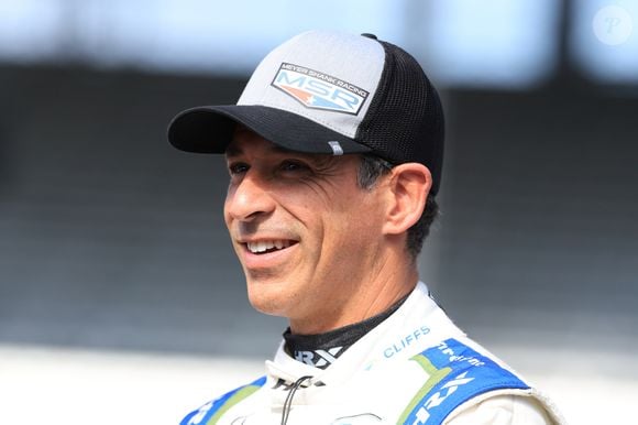 Hélio Castroneves investiu em uma Mestra 212 após décadas de carreira no automobilismo internacional