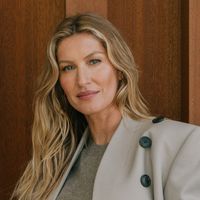 Adeus café e álcool na dieta: Gisele Bündchen trocou essas bebidas por um chá simples que desintoxica o fígado e ajuda na digestão