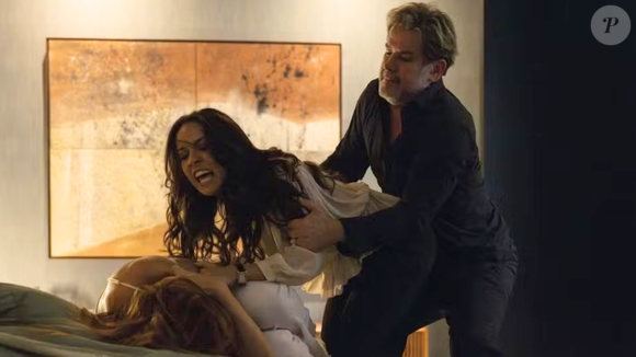 No decorrer dos capítulos da novela 'Três Graças', Arminda (Grazi Massafera) foi finalmente desmascarada por Zenilda (Andreia Horta).