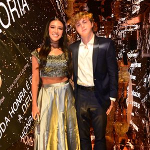 "Ela recebeu uma ordenzinha básica, principalmente agora, nessas férias de janeiro, se você vai passar as férias com a gente, vídeos estão proibidos e fotos também. Nada de celular durante as férias com a família Huck", disse Leo Dias, dizendo que o pedido também incluía não exibir o próprio namorado.