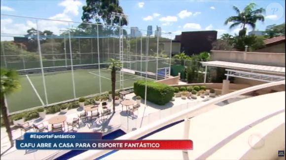 Casa milionária e de luxo que foi de Cafu tem de piscina a um pequeno campo de futebol