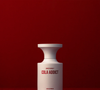 A Borntostandout transforma a experiência de tomar cola em perfume no Cola Addict, que combina o frescor cítrico das cascas de limão e lima com açúcar, cafeína, rum, baunilha e sândalo