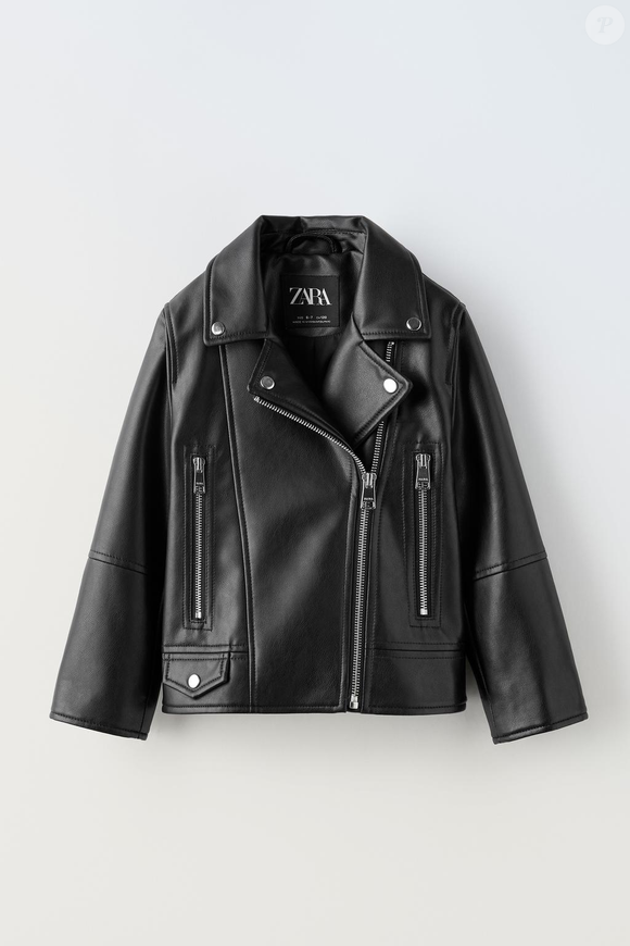 Outra forma de usar é combinar o tênis com uma jaqueta de camurça em marrom terroso - embora nossa favorita do momento seja esta biker da Zara confeccionada em poliuretano por R$ 379,00