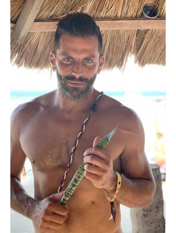 A situação levantou acusações de intolerância religiosa, já que Henri Castelli tem ligação com a Umbanda, lembrada por usuários nas redes sociais