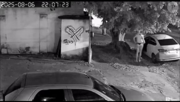 Novas imagens vieram à tona nesta terça-feira (12), dessa vez, com o pastor de fio-dental