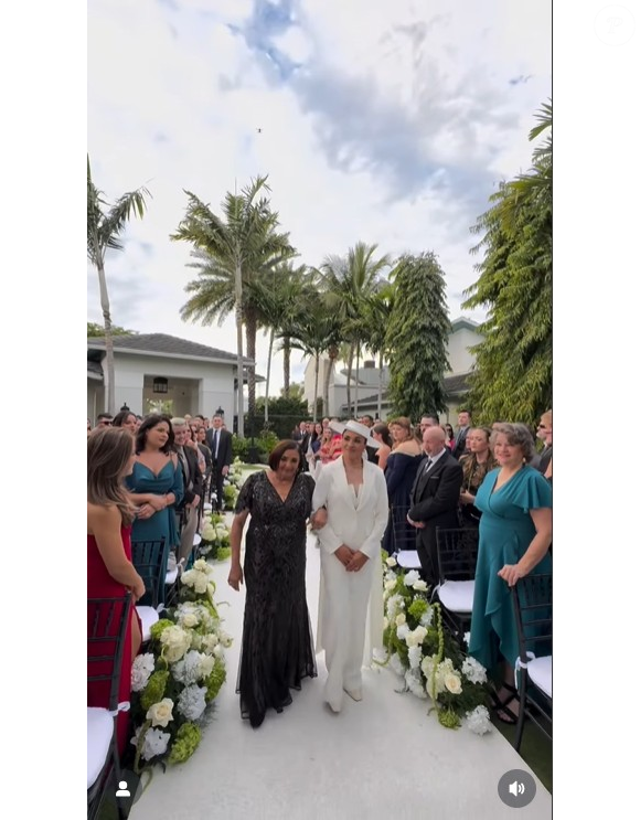 Apenas familiares e amigos próximos estiveram presentes na celebração, marcada por um clima de simplicidade, elegância e muita emoção.