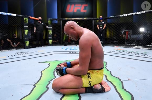 Anderson Silva é o principal beneficiado de um acordo judicial referente à ação, segundo John S. Nash, jornalista americano referência na cobertura de esportes de combate