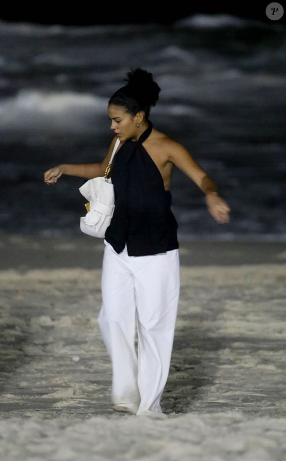 Maria de Fátima (Bella Campos) pode se tornar a assassina de Odete Roitman (Debora Bloch) no fim da novela 'Vale Tudo'