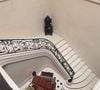 O astro fez uma parceria com a Steinway & Sons para produzir uma série limitada de pianos feitos com madeiras exóticas. Um dos exemplares, decorado com gravuras de inspiração africana, ocupa um lugar de destaque no final da escadaria