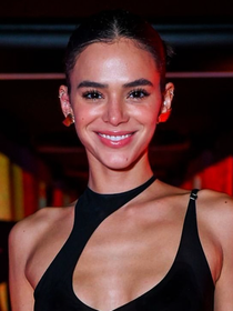 Esse conjunto com sutiã e legging de Bruna Marquezine é tão estiloso e confortável que você vai querer usar além do treino