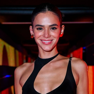 Esse conjunto de Bruna Marquezine com sutiã e legging é tão estiloso e confortável que você vai querer usar além do treino