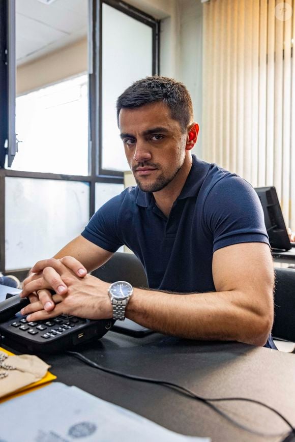 Danilo (Felipe Simas) descobre onde Filipa foi internada