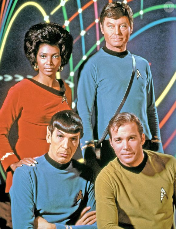 William Shatner, o eterno Capitão Kirk de Star Trek, afirmou não ter dúvidas de que existe vida no universo e disse acreditar que ele 'fervilha' de diferentes formas de vida