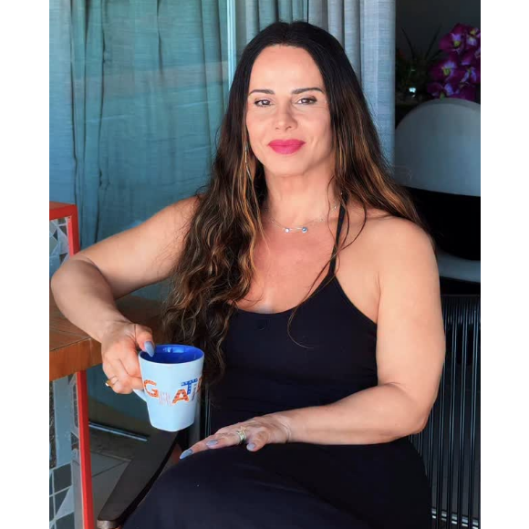 Viviane Araújo gravou um vídeo falando sobre o assunto e citando seu envelhecimento