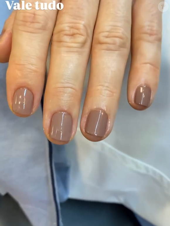 Em ‘Vale Tudo’, Odete Roitman sempre aparece em cena com um esmalte nude amarronzado