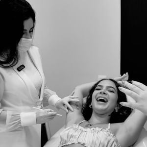 Mel Maia afirmou que o suor nas axilas é uma ‘insegurança que tem desde criança’