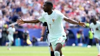 Mulher do jogador da França Ousmane Dembélé tem detalhe curioso que a afasta totalmente das outras WAGs da Copa 2026. Descubra qual nas fotos!