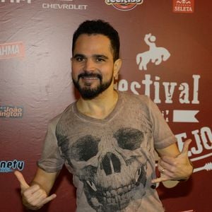 Luciano Camargo, em dupla com Zezé Di Camargo, também se dedica à música gospel