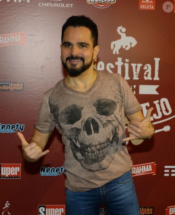 Luciano Camargo, em dupla com Zezé Di Camargo, também se dedica à música gospel
