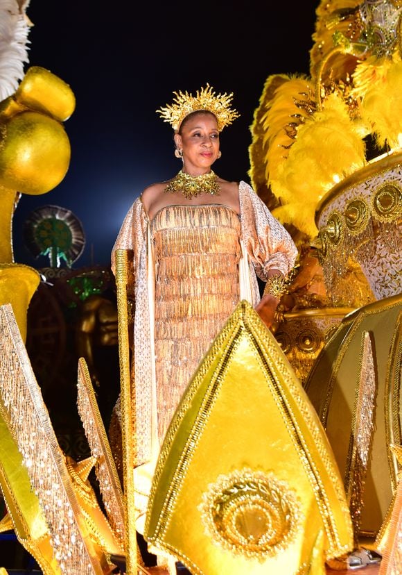 Adriana Lessa interpretou Lea Garcia no Carnaval 2026 da Mocidade Alegre