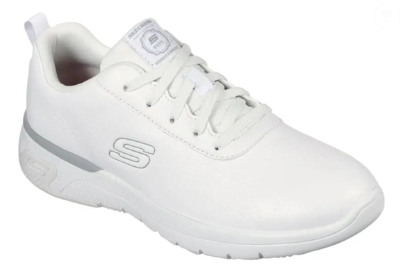 Skechers aposta em conforto e tecnologia com tênis antiderrapante que entra em oferta no Mercado Livre por R$ 399,90