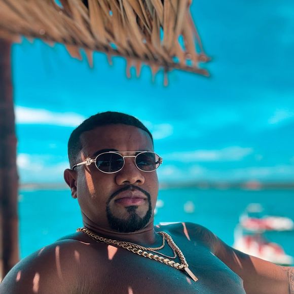 Davi Brito garante que não tem mágoa da Globo: ‘Eu só fiquei sentido com essa questão, eu poderia ter sido bem melhor, poderia ter ganhado mais dinheiro’