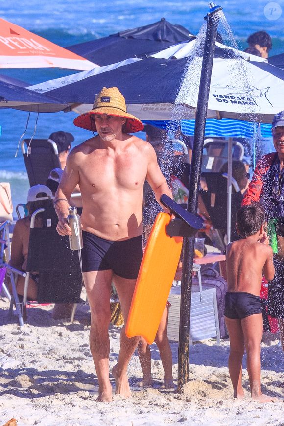 O corpo de Alexandre Nero de sunga chamou atenção