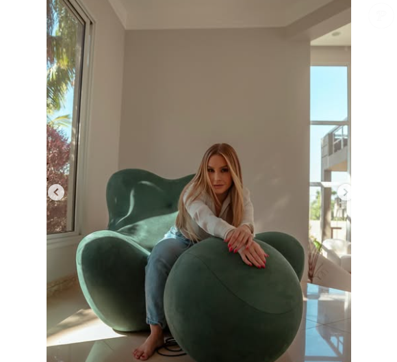Carla Diaz, que morava no RJ, fez reforma em sua mansão em SP